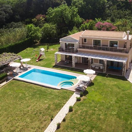 Luxury Villa Hera - Beachfront Roda (Corfu) Exterior foto