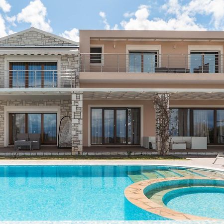 Luxury Villa Hera - Beachfront Roda (Corfu) Exterior foto