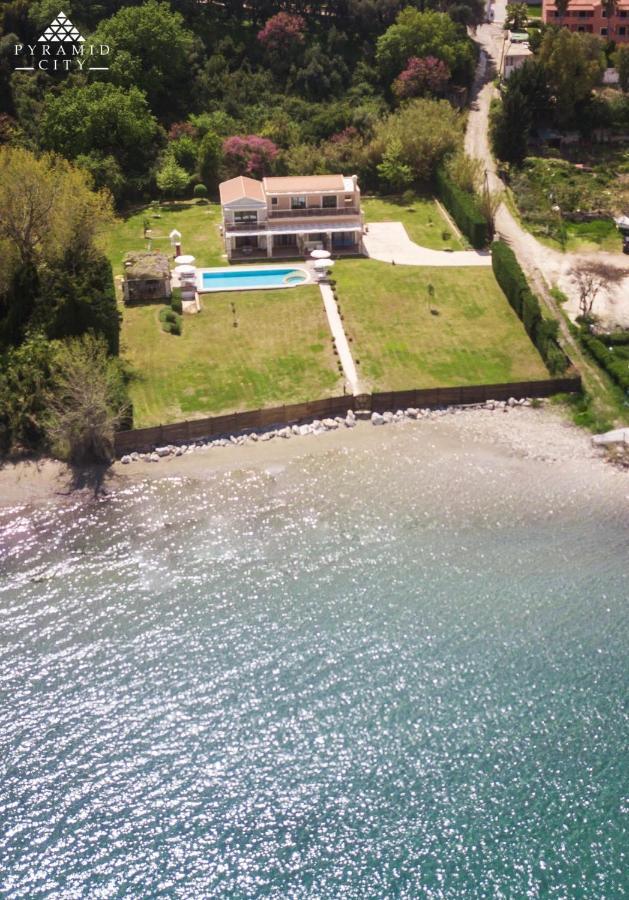 Luxury Villa Hera - Beachfront Roda (Corfu) Exterior foto