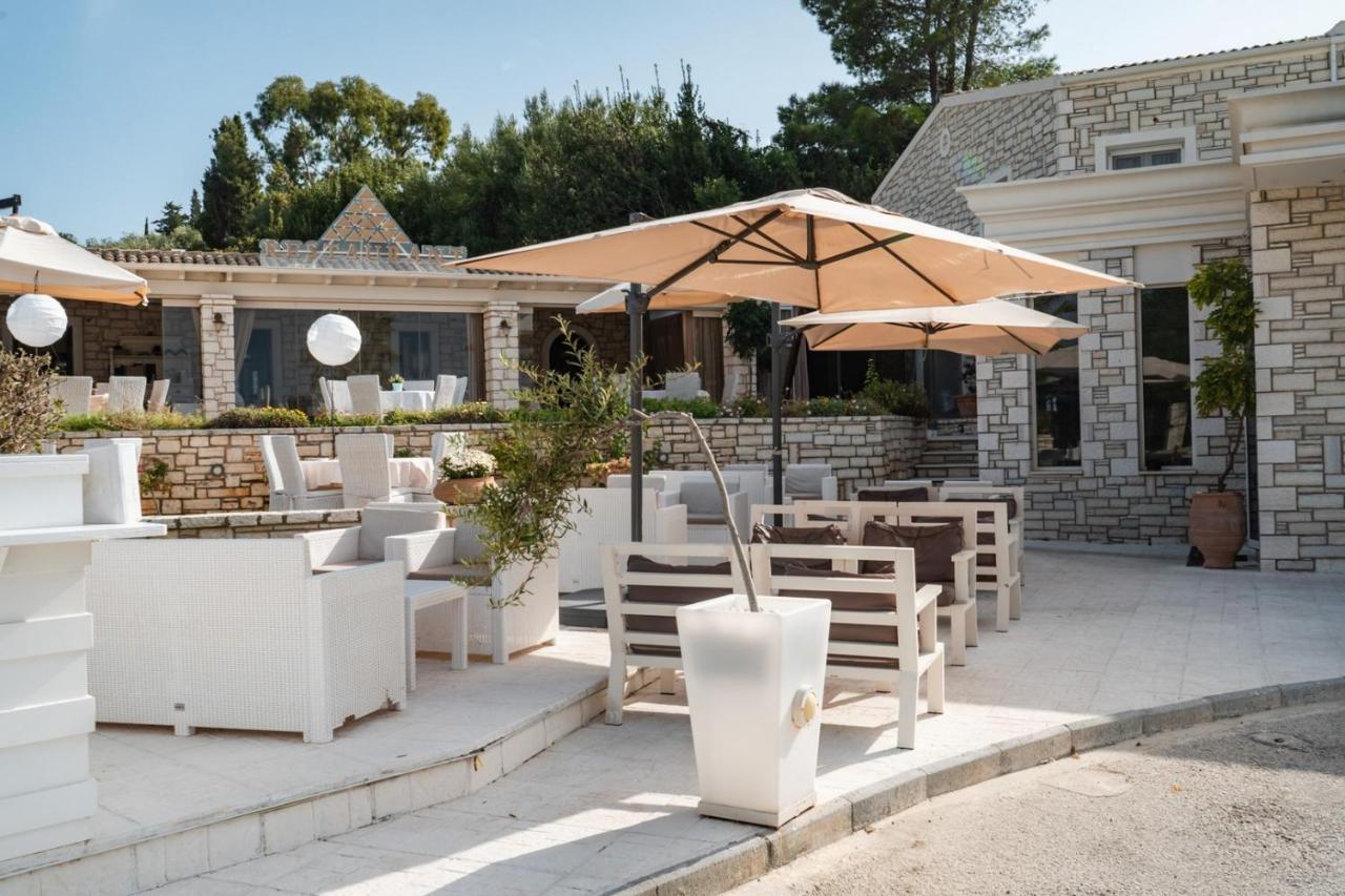 Luxury Villa Hera - Beachfront Roda (Corfu) Exterior foto