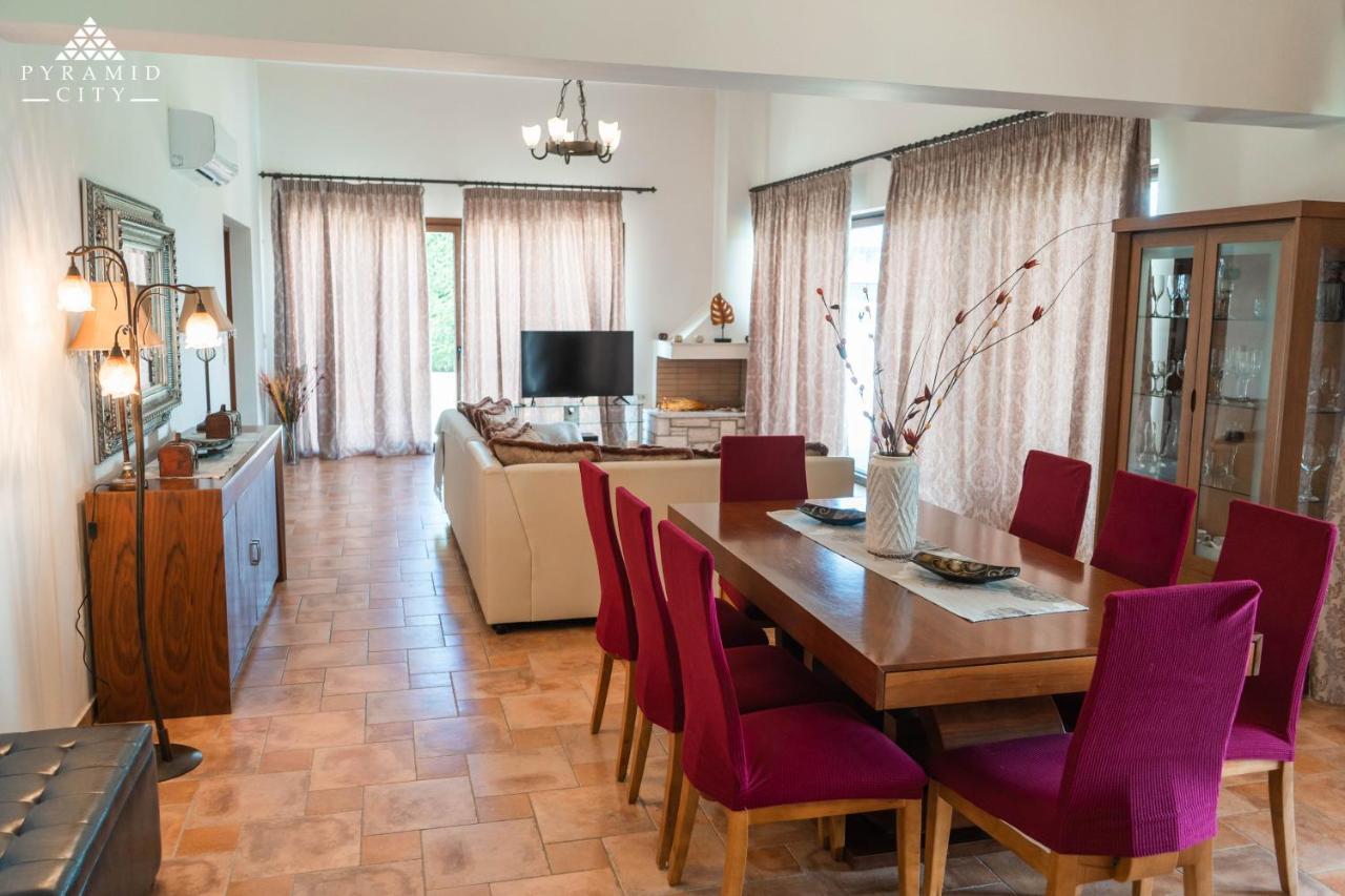 Luxury Villa Hera - Beachfront Roda (Corfu) Exterior foto