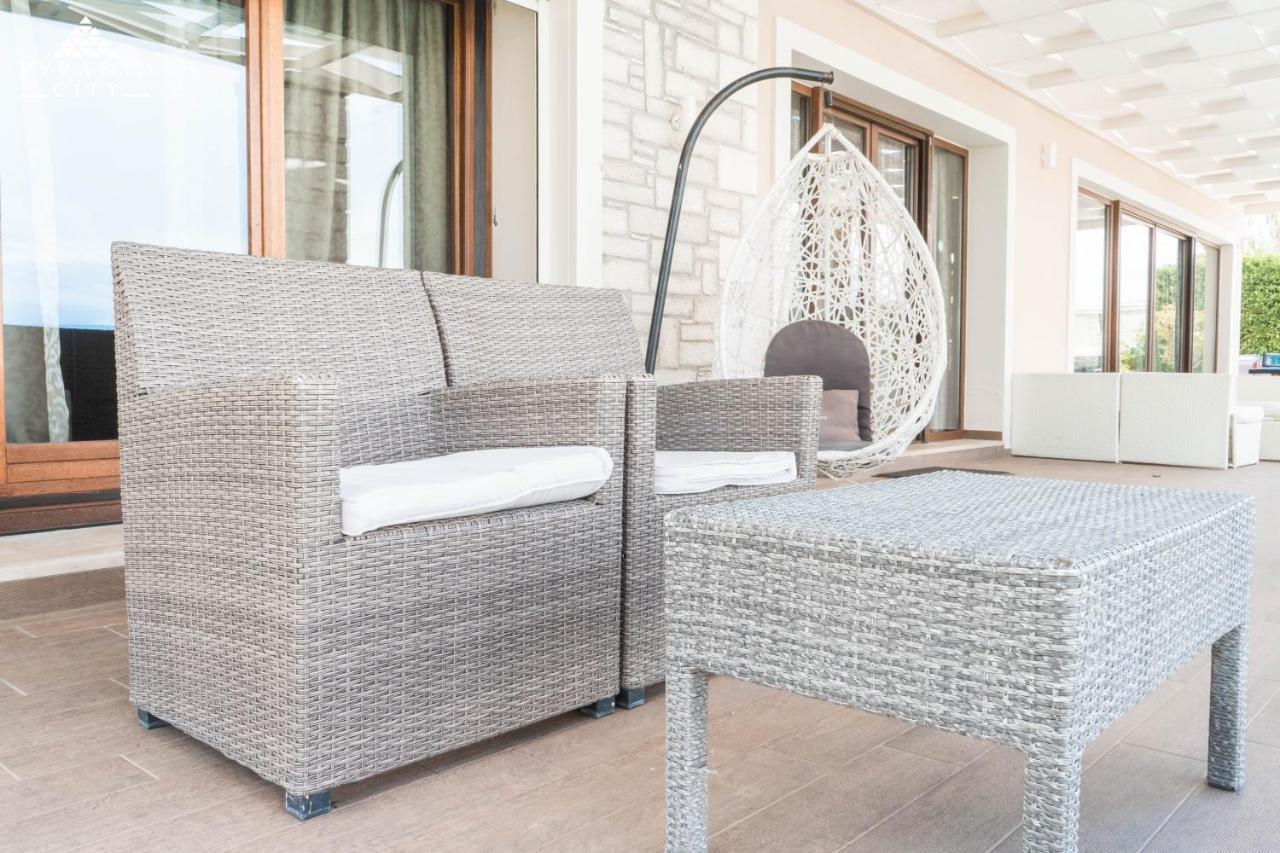 Luxury Villa Hera - Beachfront Roda (Corfu) Exterior foto